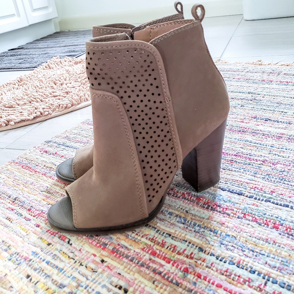 Lucky Brand Wedges - Picture 8 of 13